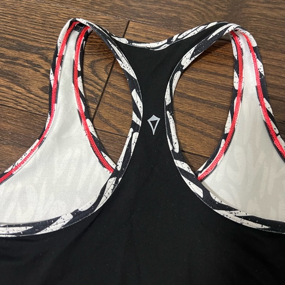 NWOT Ivivva by Lululemon Keepurcool Racer Tank Top in Black/White - Picture 3 of 4